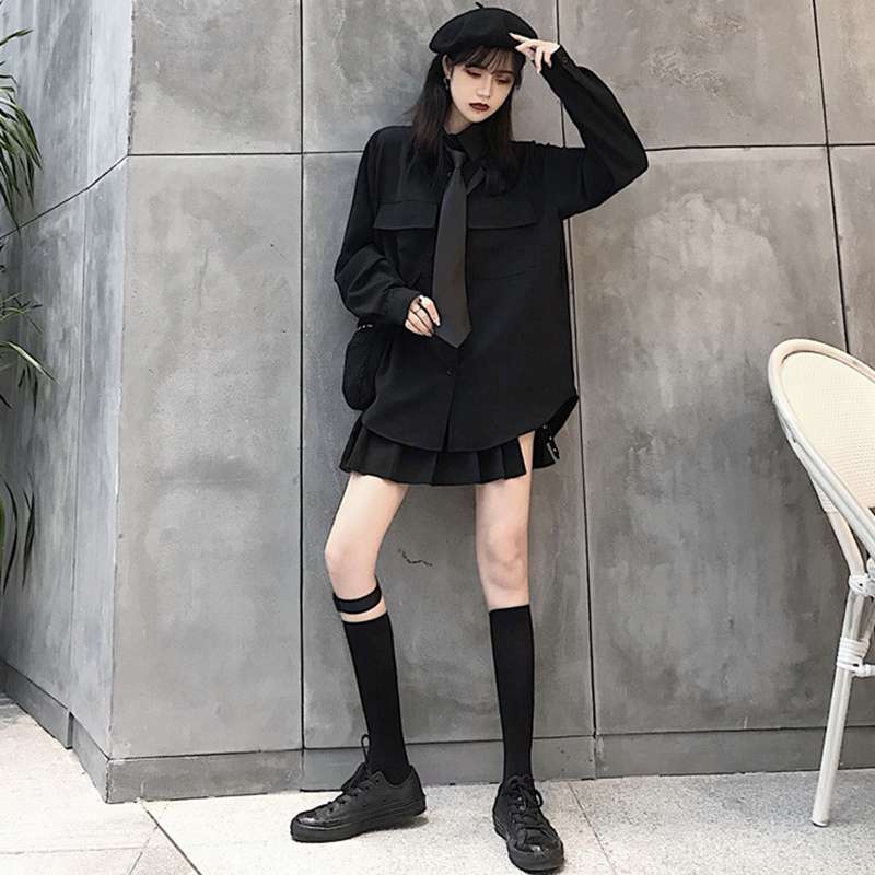 黒ゆったりシルエット長袖シャツワンピース