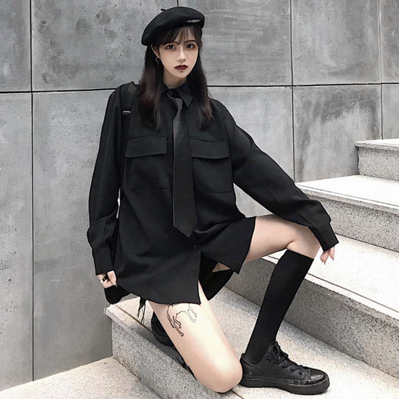 黒ゆったりシルエット長袖シャツワンピース