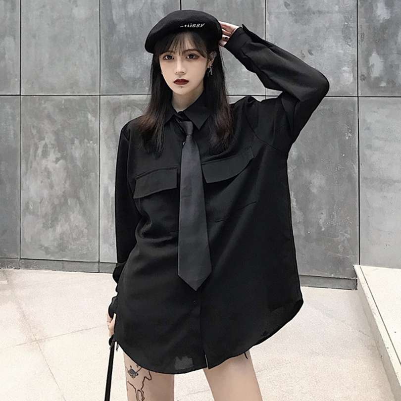 黒ゆったりシルエット長袖シャツワンピース