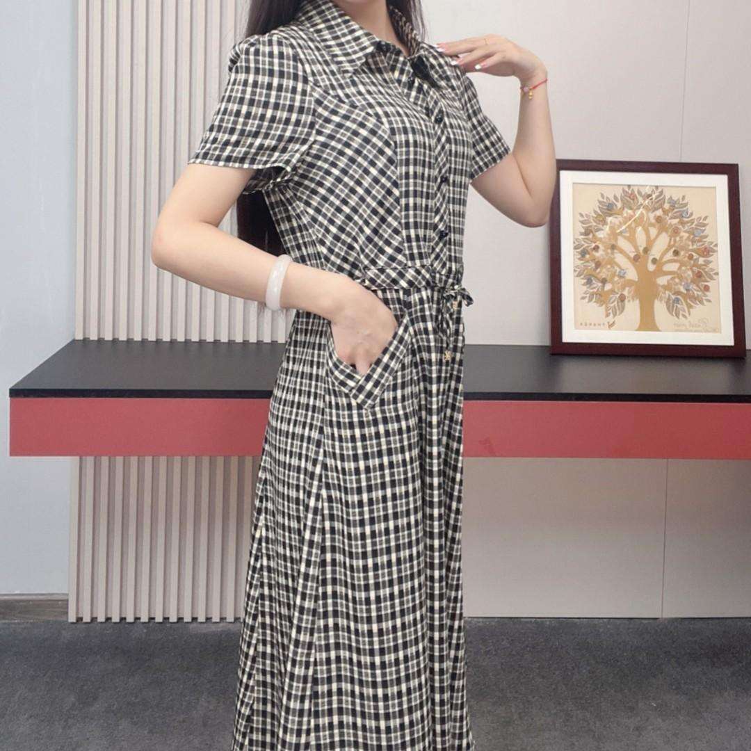 上品なギンガムチェック柄シャツワンピース