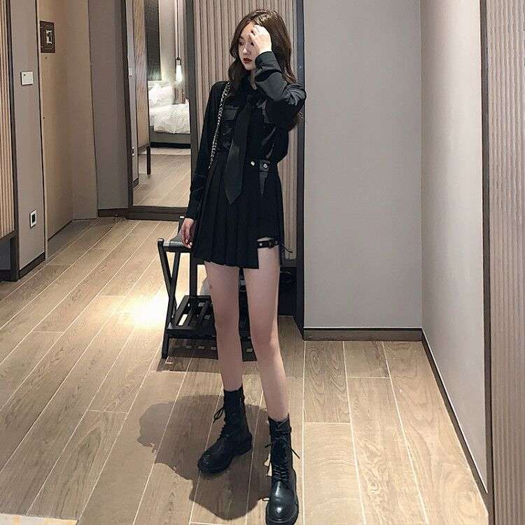 ネクタイ付きオーバーサイズ黒シャツワンピース